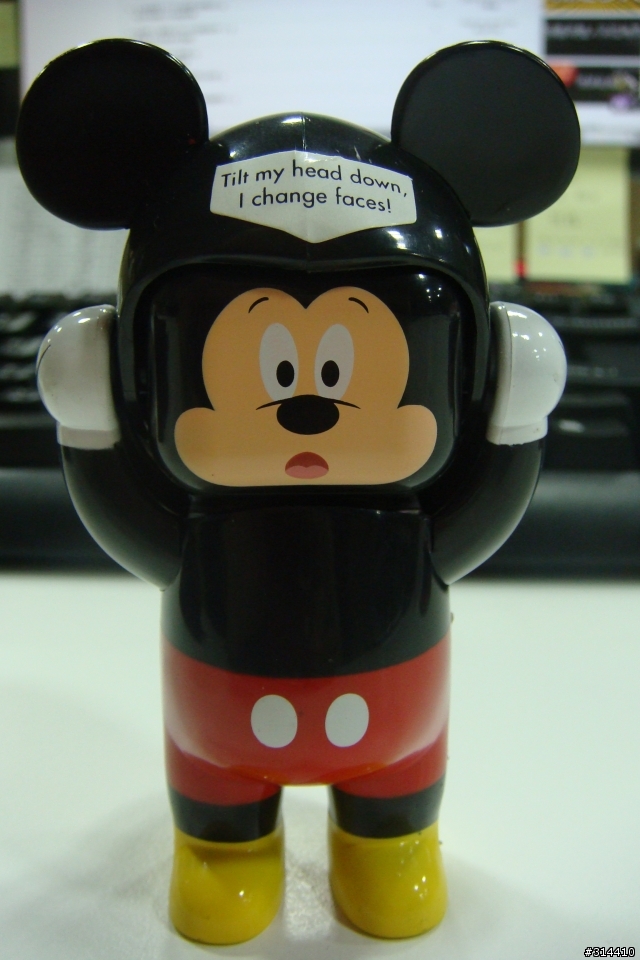 「分享」上班的好夥伴  米奇換臉公仔