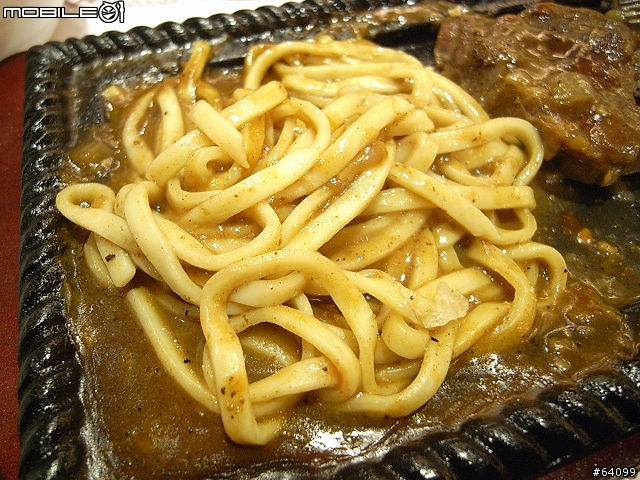 踢到鐵板 炭烤平價牛排飲食館