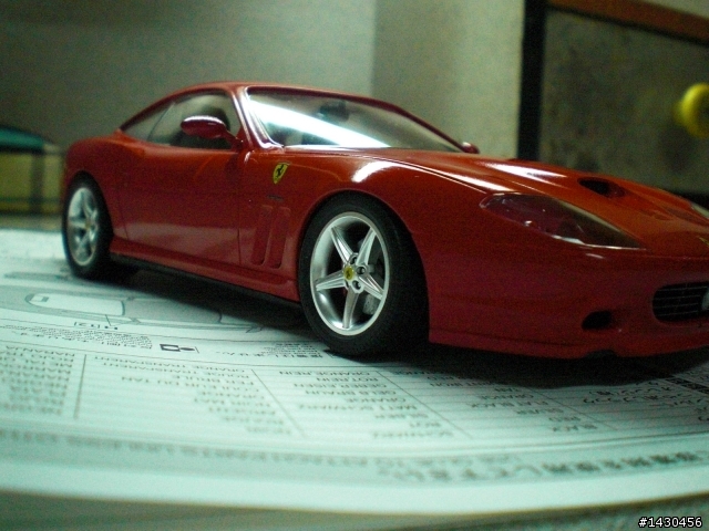 FERRARI F-550 1/24模型車