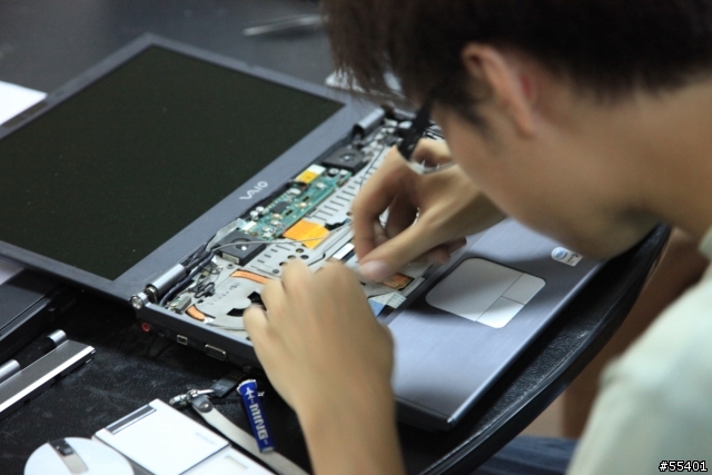 [分享]SONY VAIO SZ 自行更換風扇~全部拆光光!!