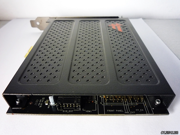 [開箱文] Creative X-Fi Titanium Fatal1ty Champion Series (PCI-E)