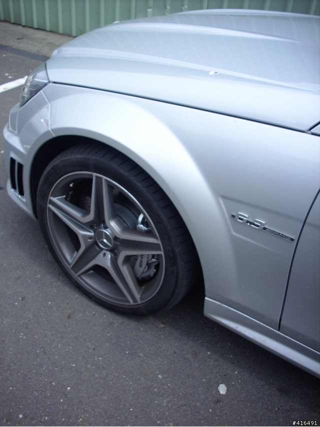 高雄街拍-又拍到了鋼圈不同樣式的 Mercedes-Benz C63 ///AMG