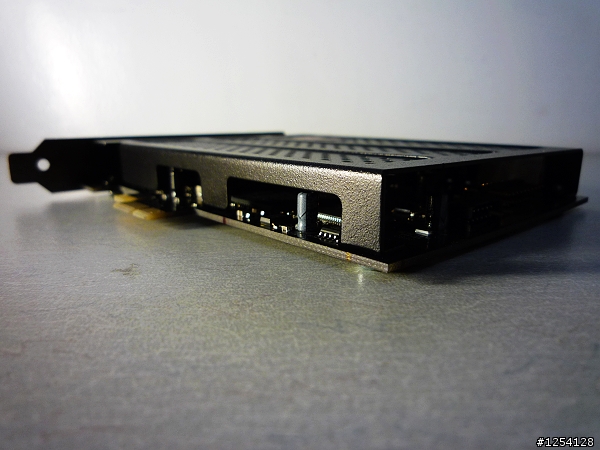 [開箱文] Creative X-Fi Titanium Fatal1ty Champion Series (PCI-E)