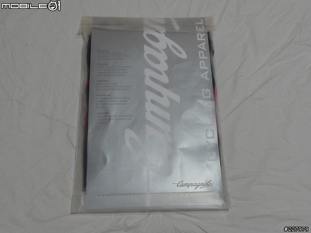 [開箱]低調的華麗 09年campagnolo Racing's products c647 車衣 c644 車褲