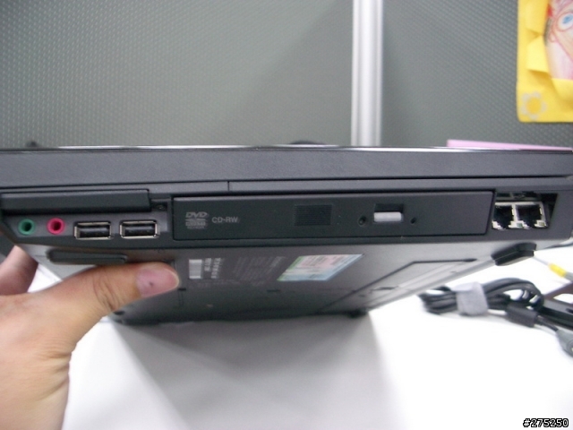 [開箱分享]便宜又大碗的Thinkpad SL400簡單分享