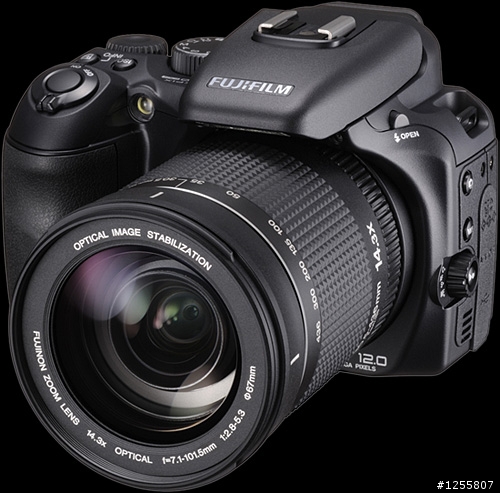 FinePix S200EXR 和 FinePix S100FS 買哪個明智!?