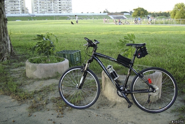 新車分享~Specialized Hardrock comp
