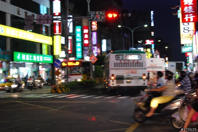 這路...請神人指教一下這鬼路該如何走? (有圖)
