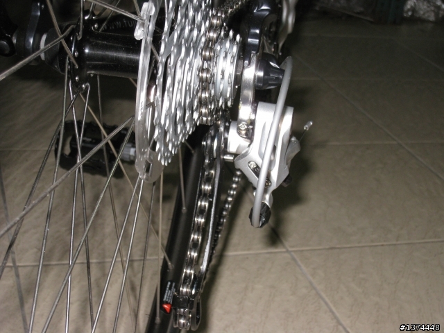[分享] FUJI ABSOLUTE 2.0 消光黑平把公路車