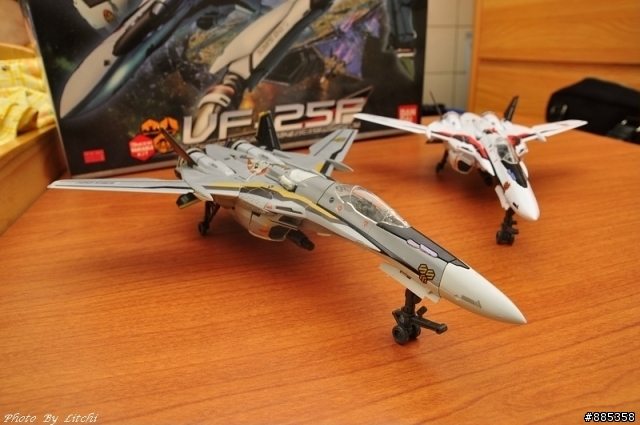 [共襄盛舉] 超時空要塞F  VF-25骷髏小隊! 出擊!!!!