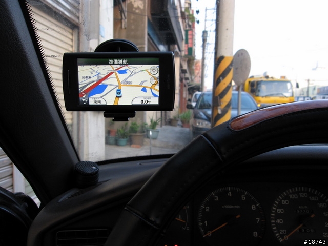 [實測] 比 GPS 導航車機更厲害！Garmin-Asus G60 導航手機