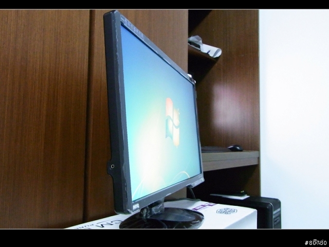 BENQ G2420HD 簡單開箱