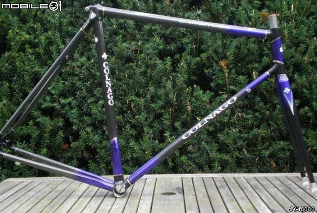 有沒有人看過這一支1991 年的Colnago碳纖車架???