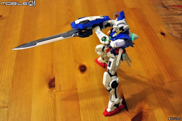 [真的是傷眼的分享] 天使的進化: 1/100 Gundam Exia V.S. MG Gundam Exia (圖多)