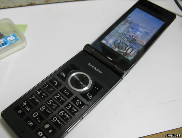 分享  SHARP 正宗黑色 T930=SH1810C