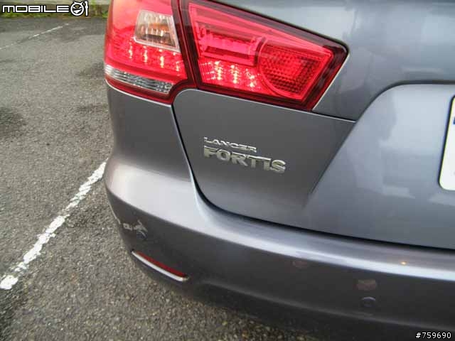 [超級開箱文]我的鐵灰FORTIS 新物入荷 白PARTY+泳池PARTY=嚕啦啦 別說我沒提供福利XD 一種生活態度 工作/車/美女/辣妹?