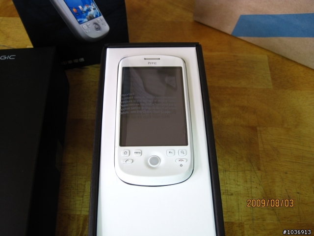 迎接大學生活發瘋買一堆東西之 第二彈! HTC Magic 小白強森 開箱