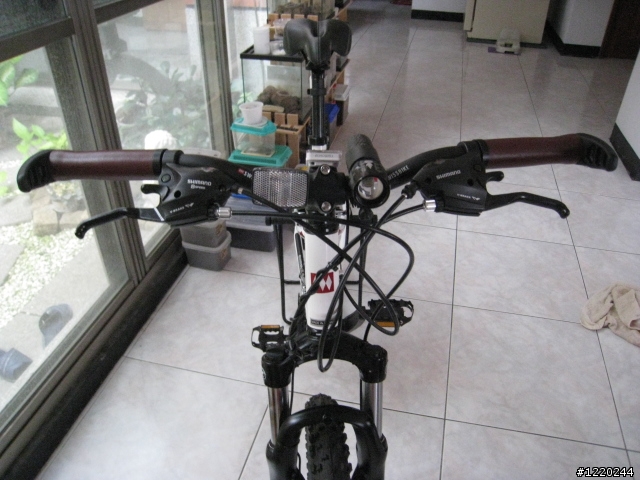 颱風夜要做什麼？簡單分享新手我朋友 HUMMER SWISSBIKE 極度不專業半開箱文