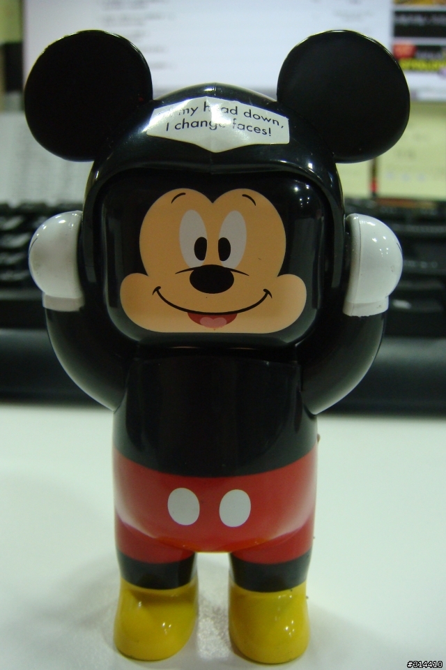 「分享」上班的好夥伴  米奇換臉公仔