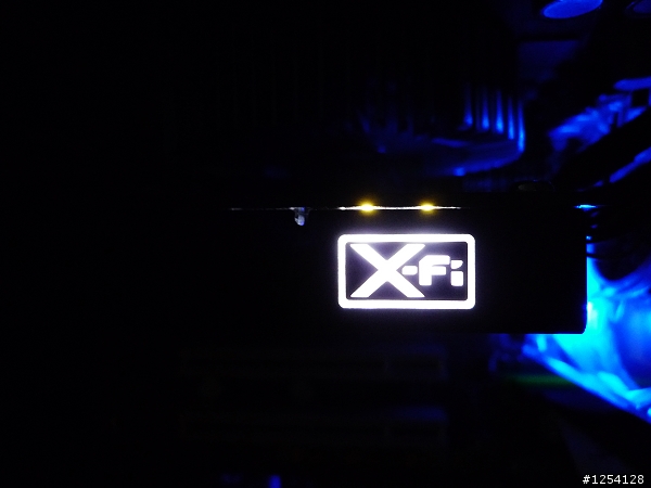 [開箱文] Creative X-Fi Titanium Fatal1ty Champion Series (PCI-E)