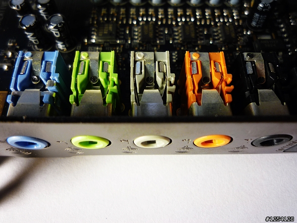 [開箱文] Creative X-Fi Titanium Fatal1ty Champion Series (PCI-E)