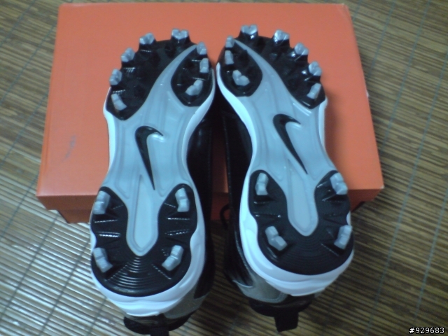<開箱>NIKE MVP MCS 膠釘壘球鞋