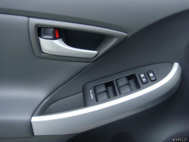 遲來的台灣版 Prius III 不專業開箱文 [圖多] 8/7 更新完畢