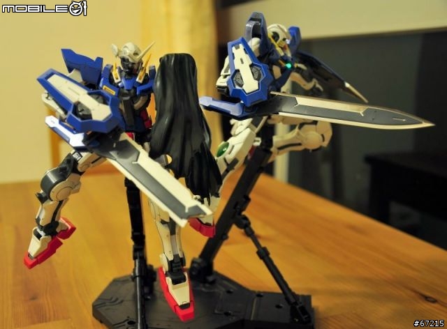 [真的是傷眼的分享] 天使的進化: 1/100 Gundam Exia V.S. MG Gundam Exia (圖多)