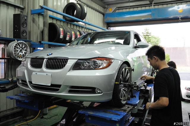 第一換335I-4門改M3選配19吋框&碼牌CSC3開箱照