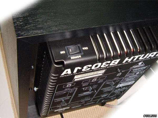 [開箱]重裝30公斤、主動式 監聽喇叭 BEHRINGER B3031A