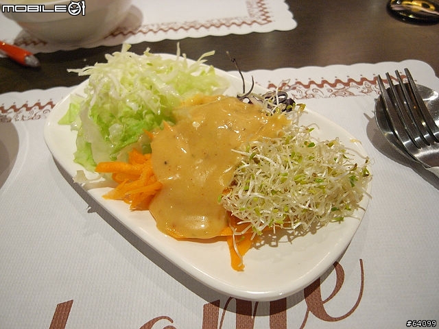踢到鐵板 炭烤平價牛排飲食館