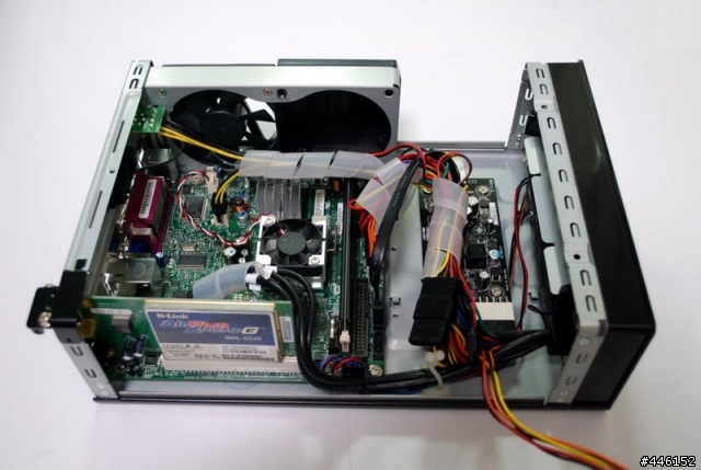 【開箱】美型Mini-ITX機殼 Antec ISK 300-65
