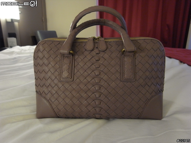 [巴黎之旅分享] Bottega Veneta. 不好意思 它忘記被送回義大利了!!!