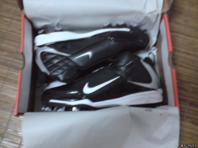 <開箱>NIKE MVP MCS 膠釘壘球鞋