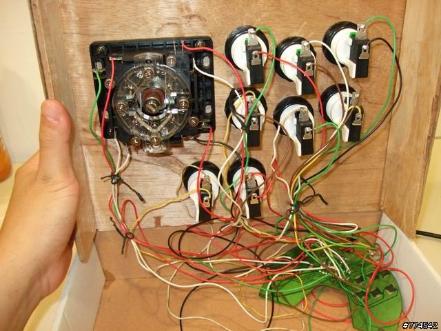 [未儲存文章] 颱風天 窮人刻苦DIY土砲搖桿