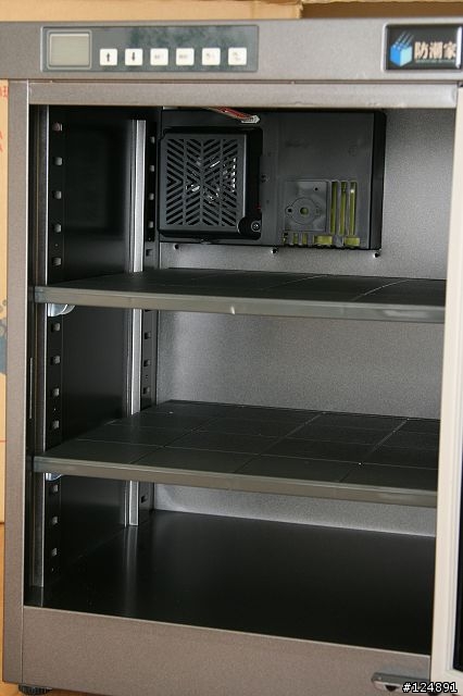 [不專業開箱] 買新家等無敵兔 - 數位面板電子防潮箱
