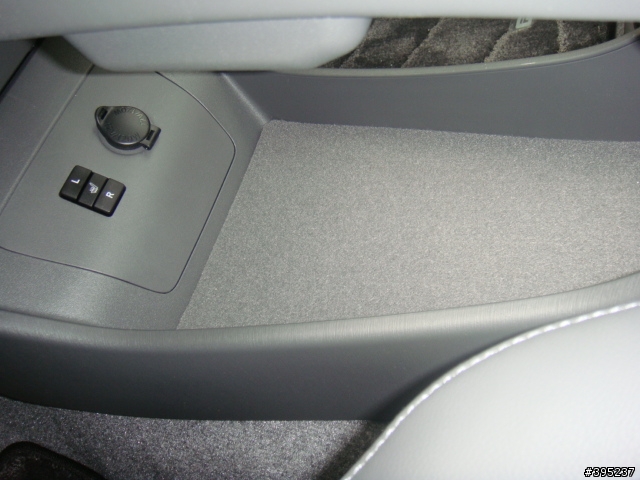 遲來的台灣版 Prius III 不專業開箱文 [圖多] 8/7 更新完畢