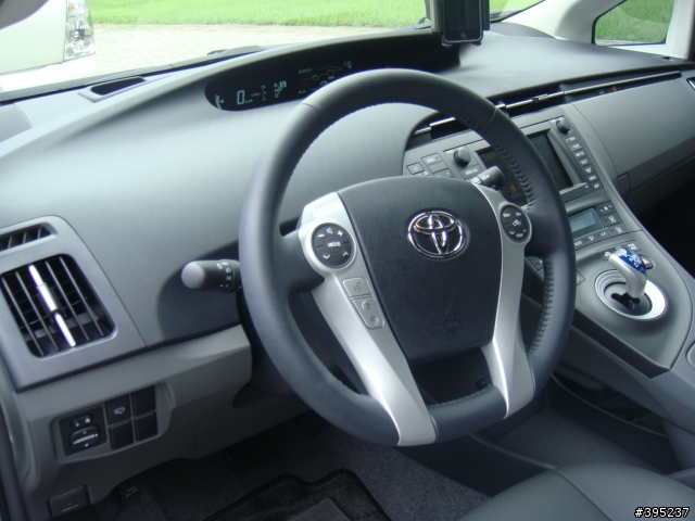 遲來的台灣版 Prius III 不專業開箱文 [圖多] 8/7 更新完畢