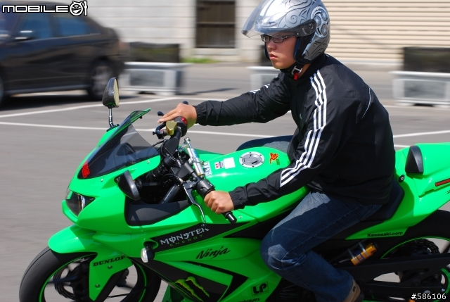 Kawasaki Ninja 250 小忍者試乘(含加速測試影片)