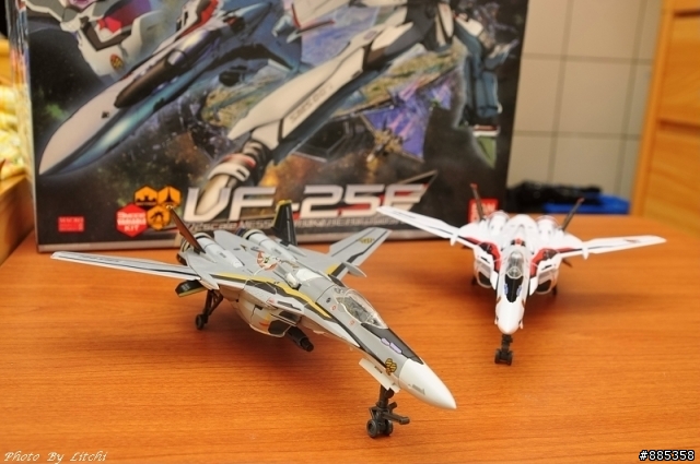 [共襄盛舉] 超時空要塞F  VF-25骷髏小隊! 出擊!!!!