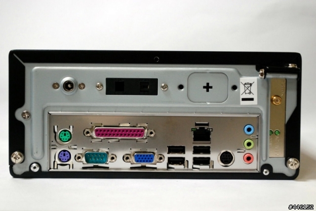 【開箱】美型Mini-ITX機殼 Antec ISK 300-65