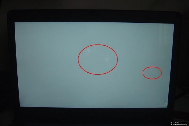 Acer 3810TG LED 背光螢幕出現亮區