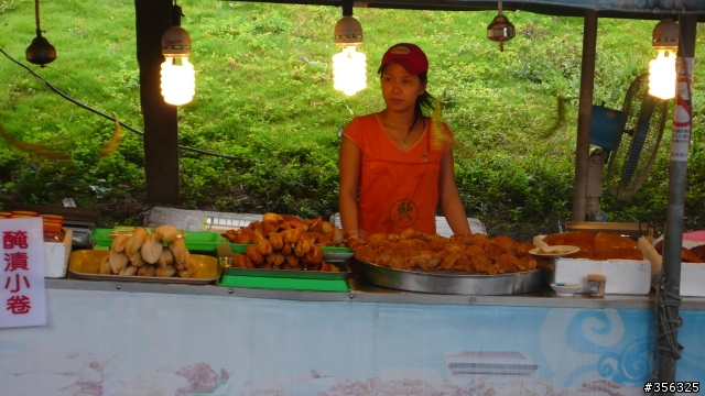 [遊記] 區間火車+單車+搭船的複合路線 烏石港賞鯨+草嶺隧道+東北角海岸一日遊