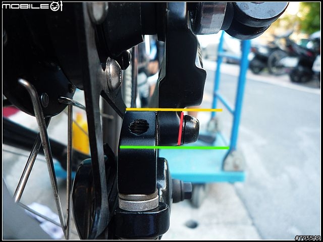 [問題] 車架後卡鉗座螺絲孔不正 & 鈦螺絲問題