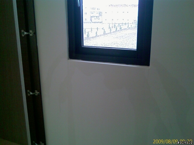 颱風天新屋檢視窗戶邊滲水