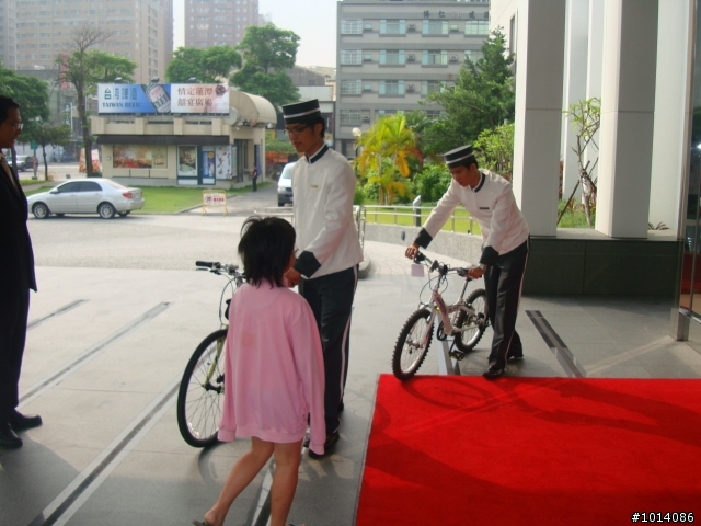 小女二人赴高雄參加全國小鐵人三項競賽遊記