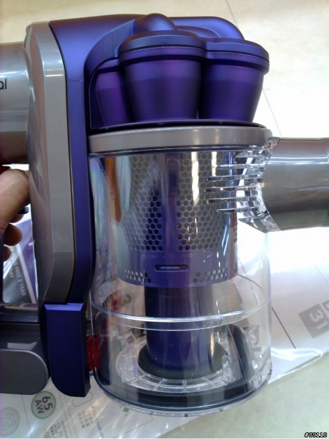 新登場,手提吸塵器界中的小霸王!! DYSON DC31開箱分享