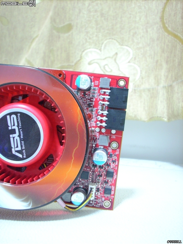 ASUS EAH4890顯卡 之極不專業開箱