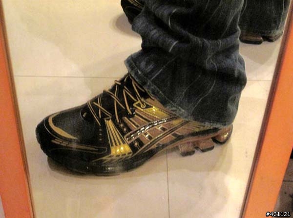 [開箱] Asics Kinsei 將軍盔甲金色版跑鞋
