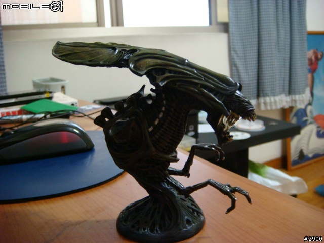 完美的生物 (ALIEN QUEEN) 胸像